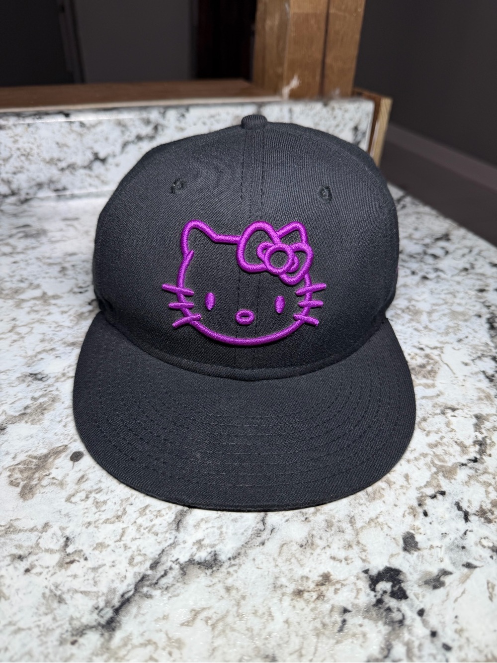Hello Kitty x New Era 59FIFTY Fitted Hat Size 7 1/8 Black Purple